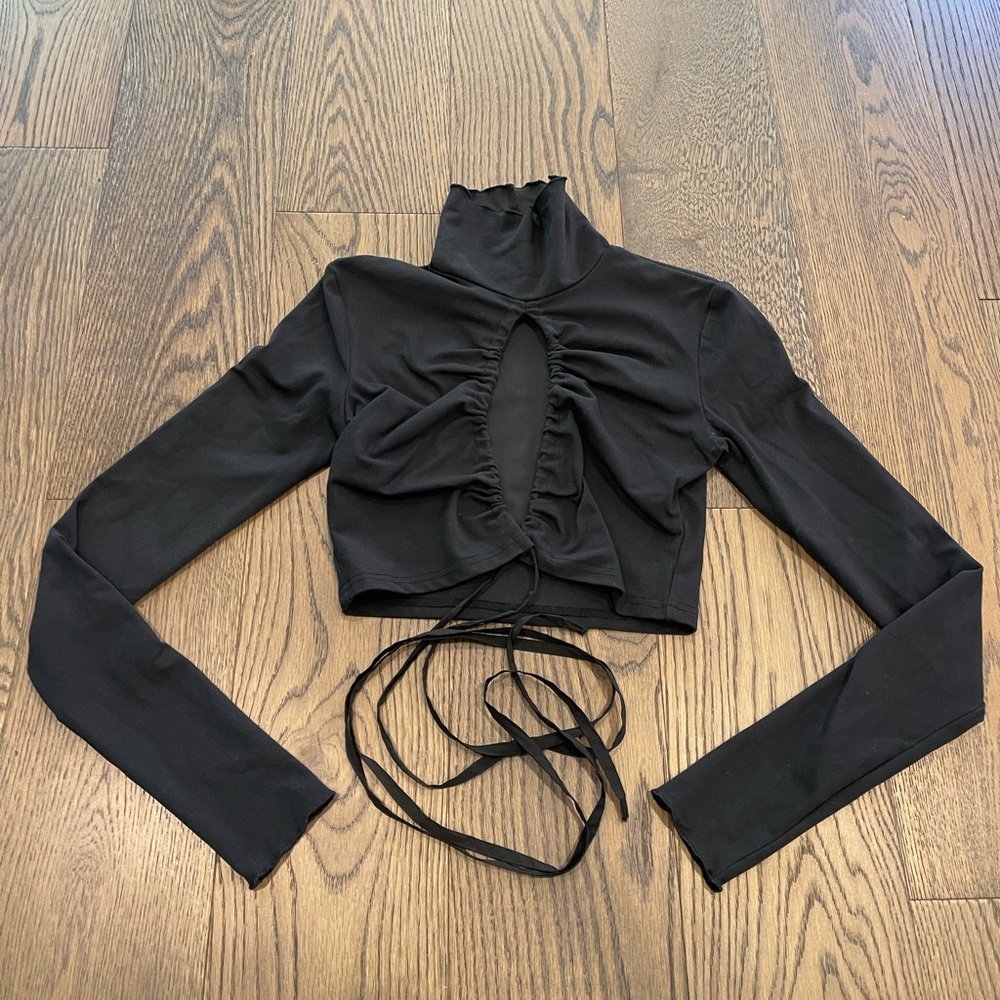 I am Gia Revolve Cropped Black Tied Top xs